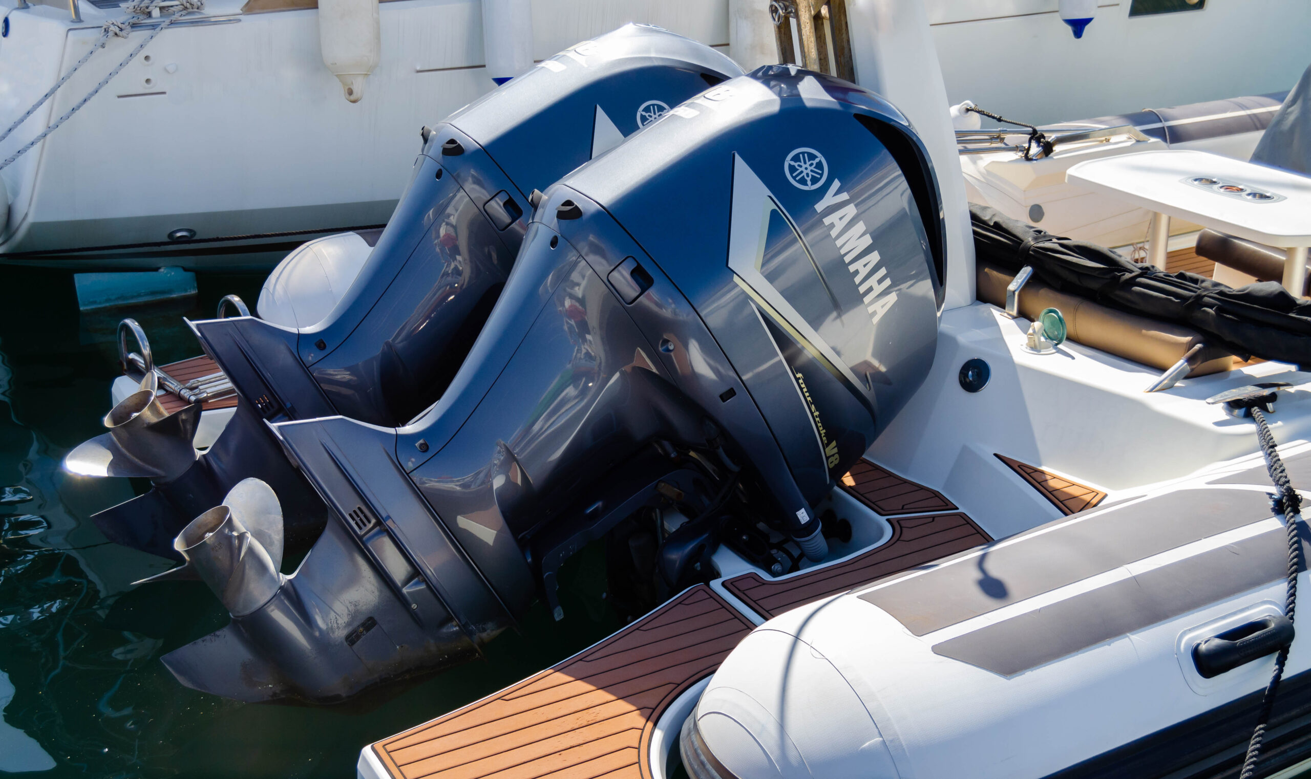 Boat equipped with twin Yamaha outboard engines
